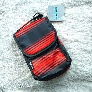 Insulated lunch bag NWT in black and red